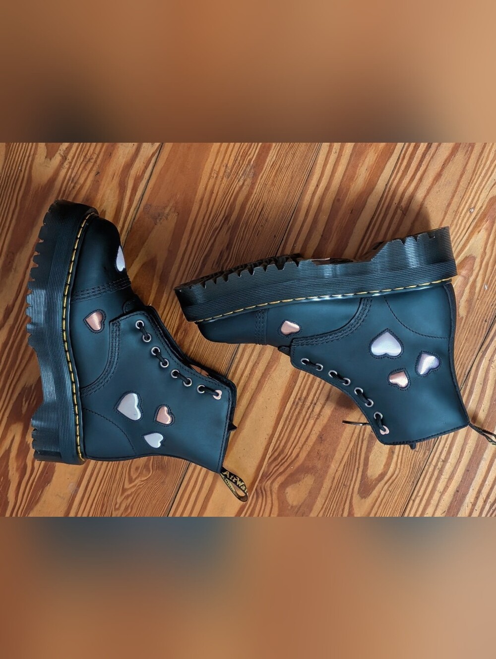 NWOB Dr. Martens Sinclair Hearts Platform Boots Black Pink Heart Cutout Zip US 8 - Picture 11 of 13